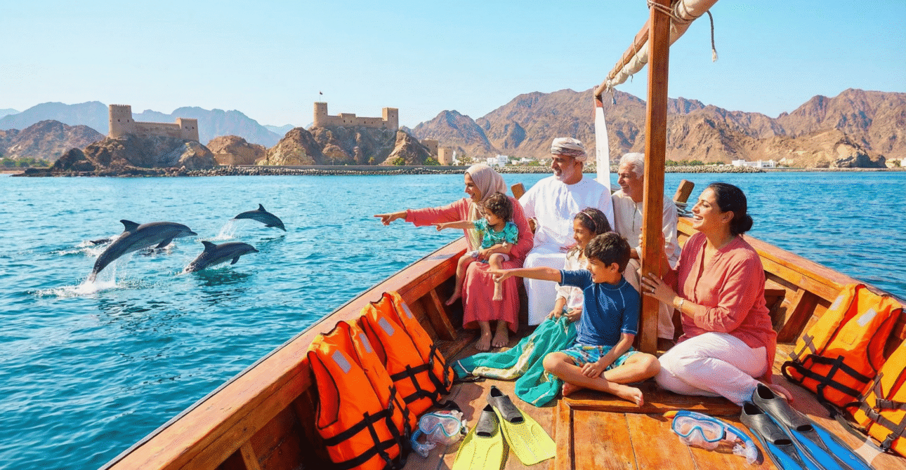 Best Time for Oman Muscat Dolphin Watching & Snorkeling: Season, Weather & Tips