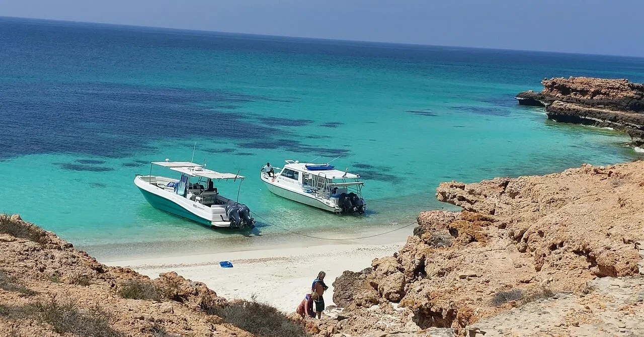 Daymaniyat Islands Rules: What Every Tourist Must Know