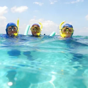 3 Friends snorkeling