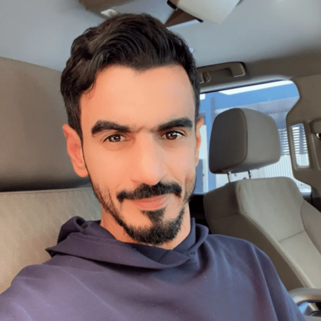 إدريس الشبابي مدير عمليات الرحلات في Daymaniyat Tours